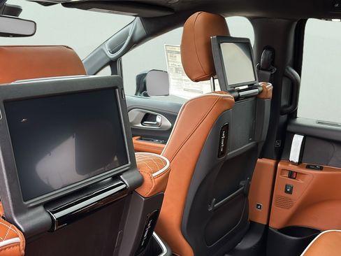 New 2026 Chrysler Pacifica Pinnacle image 14