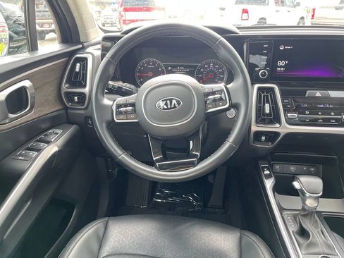 Used 2021 Kia Sorento EX w/ EX AWD X-Line Package image 17