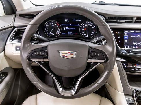 Used 2021 Cadillac XT6 Premium Luxury FWD image 22