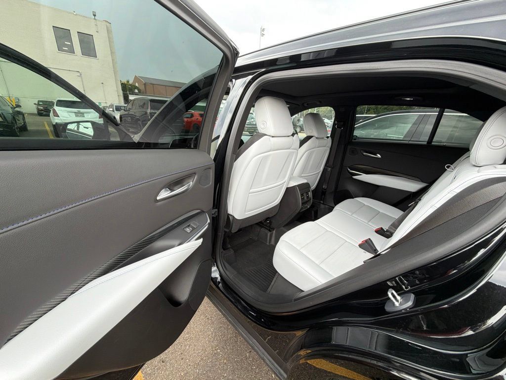 Used 2024 Cadillac XT4 Sport AWD/4WD image 11