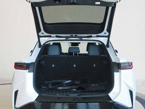 Used 2025 Lexus RZ 450e w/ Technology Package AWD/4WD image 4