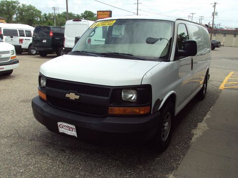 Used 2007 Chevrolet Express 1500 AWD image 4