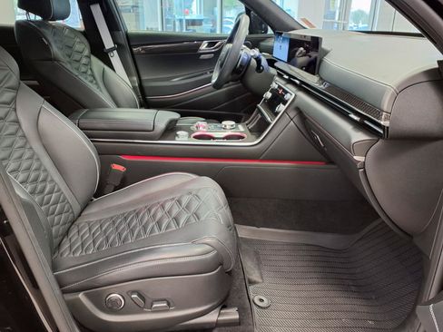 Used 2025 Genesis GV80 3.5T e-SC AWD/4WD image 10