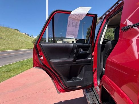Used 2017 Toyota 4Runner TRD Pro AWD/4WD image 21