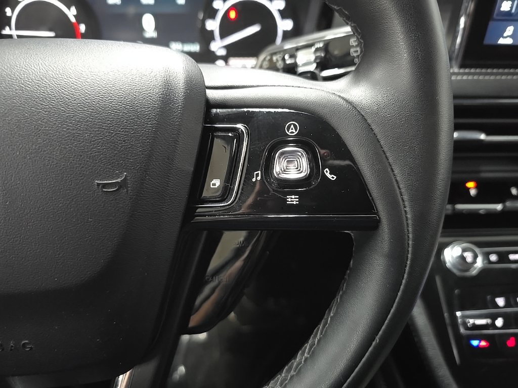 Used 2022 Lincoln Corsair AWD w/ Equipment Group 101A image 22
