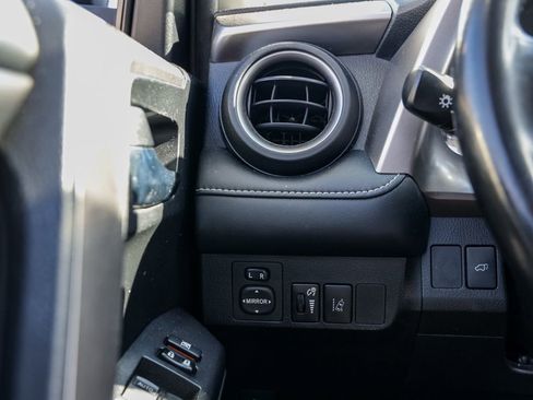 Used 2018 Toyota RAV4 XLE image 35