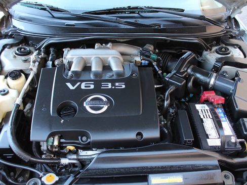 Used 2005 Nissan Altima 3.5 SE w/ (X02) Navigation Pkg image 27