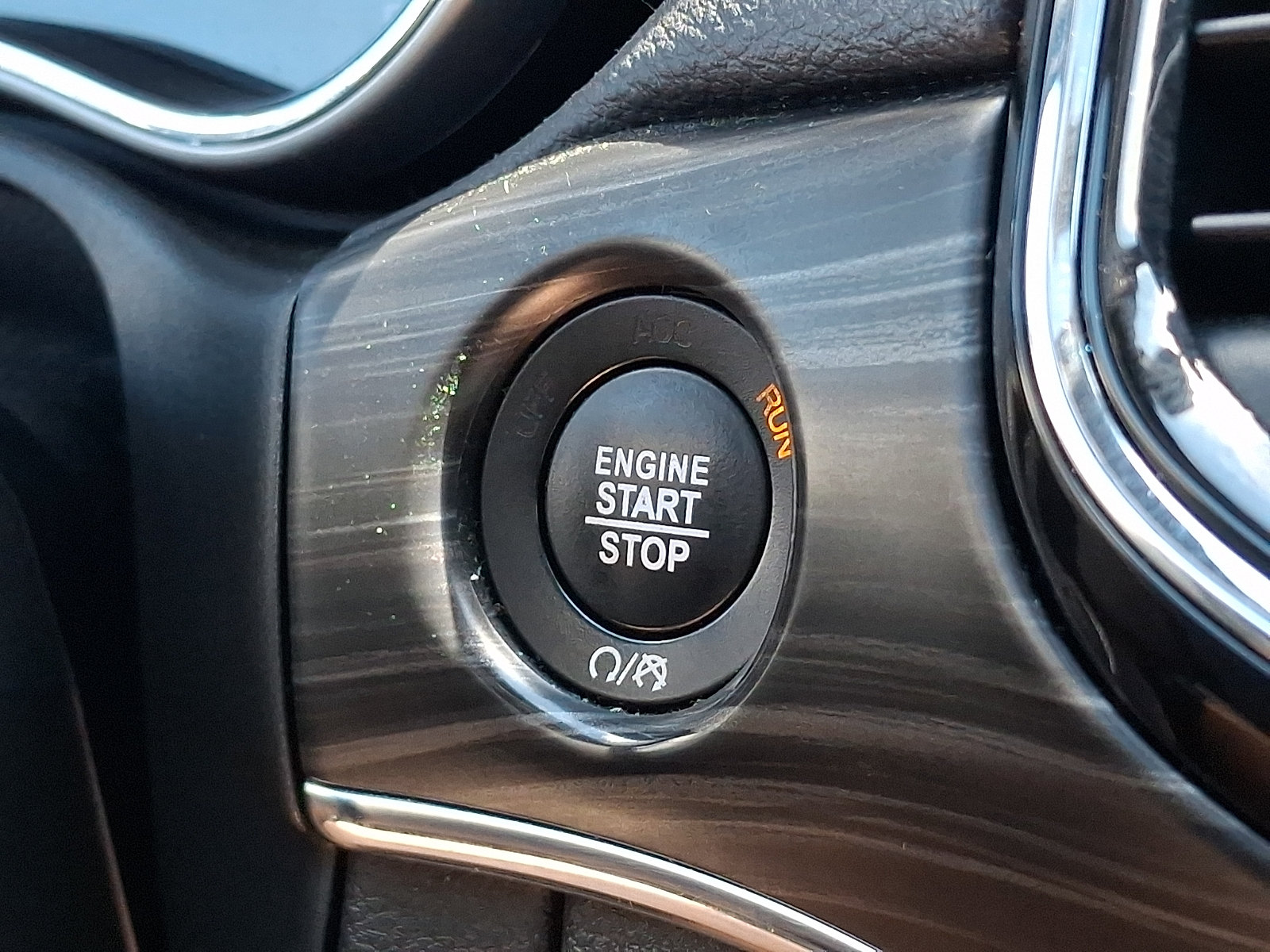 Used 2020 Jeep Grand Cherokee Limited AWD/4WD image 23