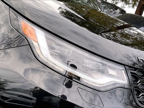 Used 2023 Land Rover Discovery S R-Dynamic image 30