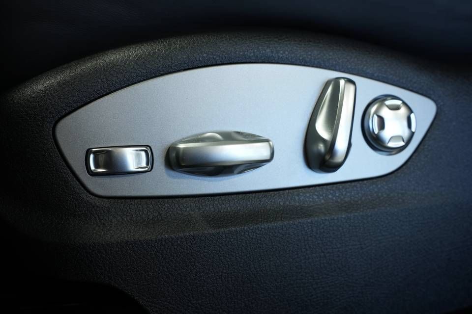Certified 2026 Porsche Macan AWD/4WD image 32