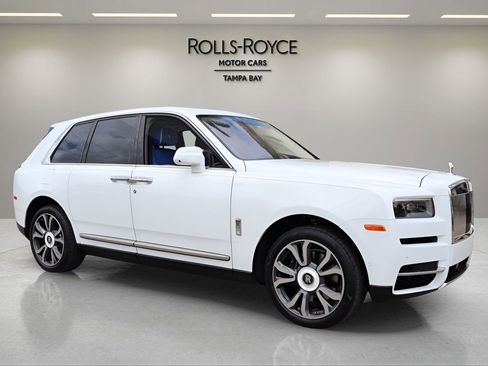 Certified 2023 Rolls-Royce Cullinan AWD/4WD image 8
