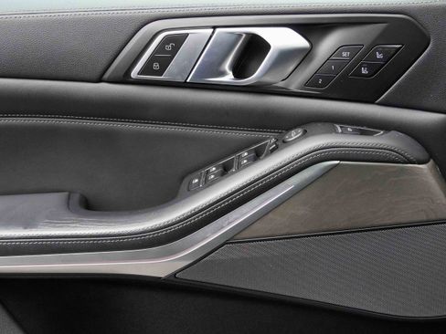 Used 2020 BMW X5 M50i w/ Premium Package image 15