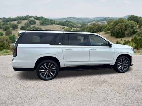 Used 2021 Cadillac Escalade ESV Sport RWD image 10