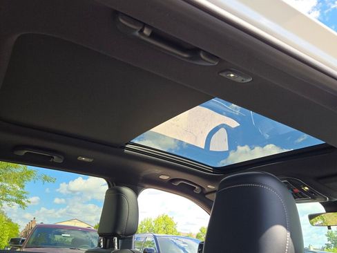 New 2025 Jeep Grand Cherokee Limited w/ MOPAR Finishing Package image 12