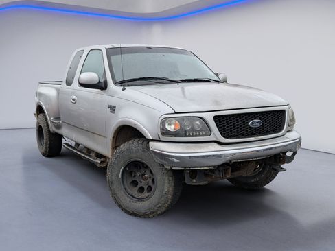 Used 2001 Ford F150 XLT image 2