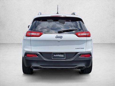 Used 2016 Jeep Cherokee Limited w/ Luxury Group FWD image 7