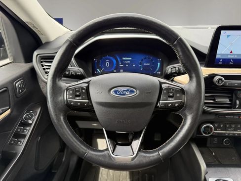 Used 2021 Ford Escape Titanium w/ Titanium Elite Package AWD/4WD image 16