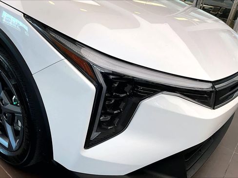 Used 2025 Kia K4 LXS image 25