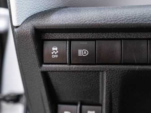 Certified 2025 Toyota Sienna LE FWD image 22