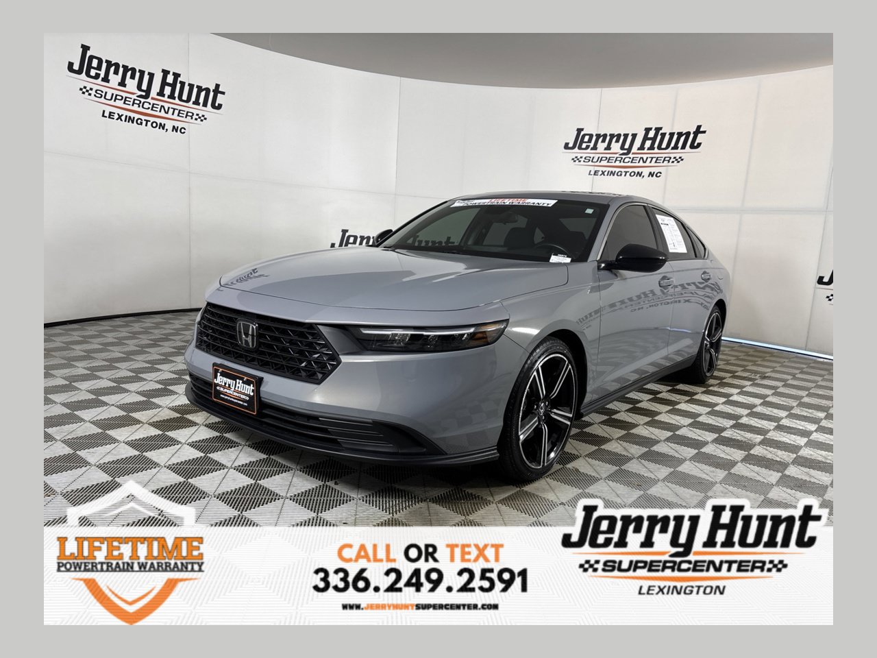 Used 2025 Honda Accord Sport image 1