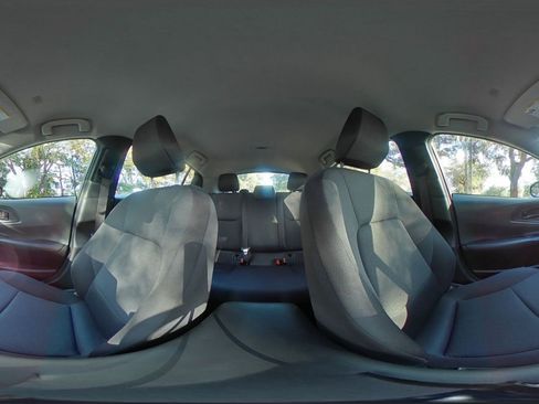 Used 2025 Toyota Prius LE image 36