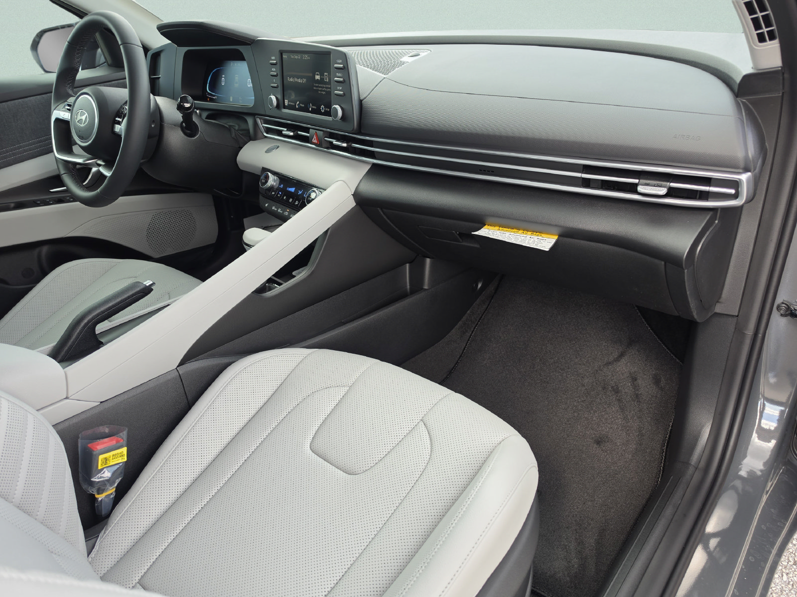 New 2026 Hyundai Elantra SEL Sport FWD image 14