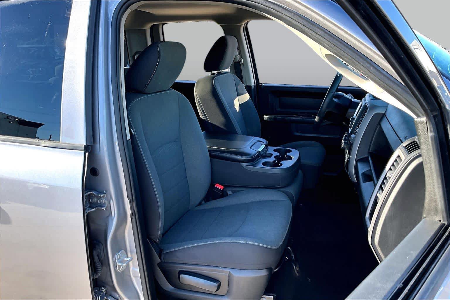 Used 2022 RAM 1500 Tradesman w/ Chrome Plus Package RWD image 9