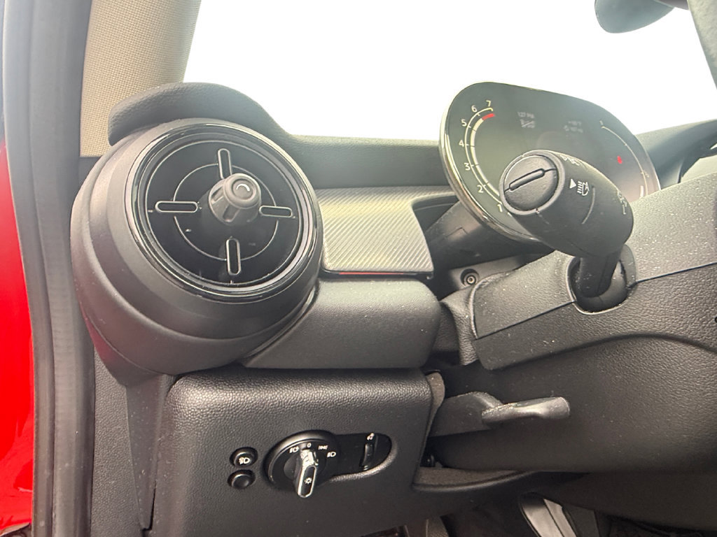 Used 2023 MINI Cooper 2-Door Hardtop FWD image 13
