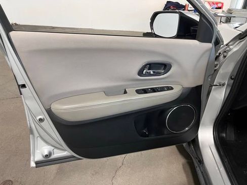 Used 2016 Honda HR-V EX image 24