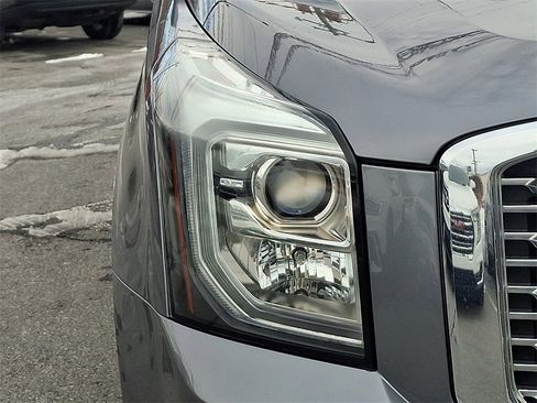 Used 2020 GMC Yukon Denali w/ Denali Premium Package image 11