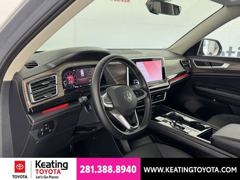 Used 2025 Volkswagen Atlas SEL AWD/4WD image 13