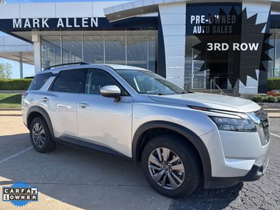 Used 2025 Nissan Pathfinder SV