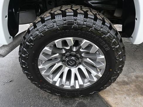 Used 2024 RAM 2500 Big Horn AWD/4WD image 12