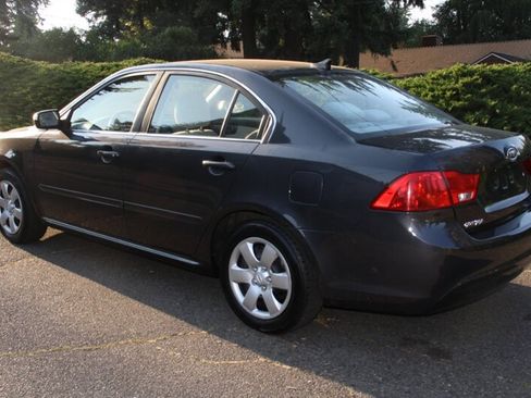 Used 2010 Kia Optima LX FWD image 4