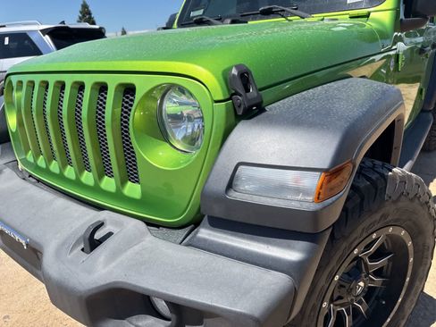 Used 2018 Jeep Wrangler Unlimited Sport S AWD/4WD image 9