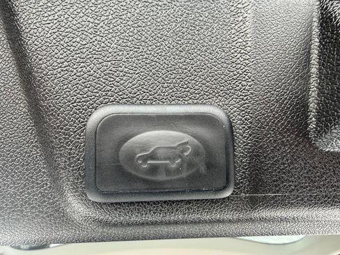 Used 2017 Buick Enclave Leather image 11
