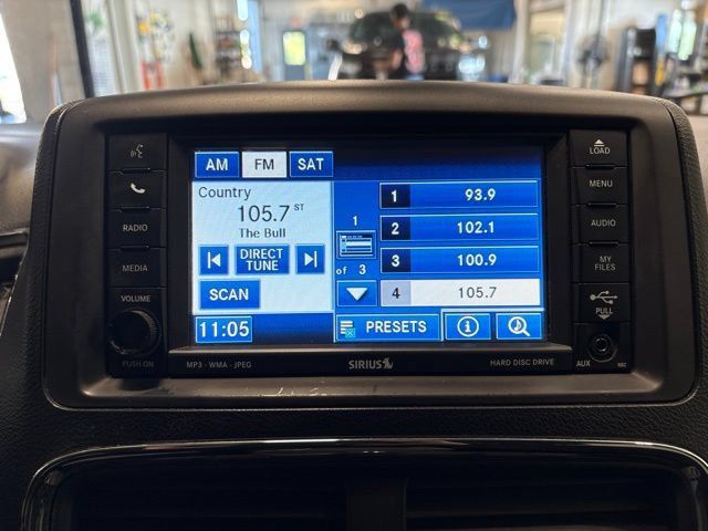 Used 2011 Dodge Grand Caravan Crew FWD image 19