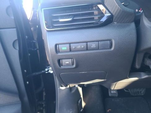 Used 2025 Nissan Sentra SV image 25