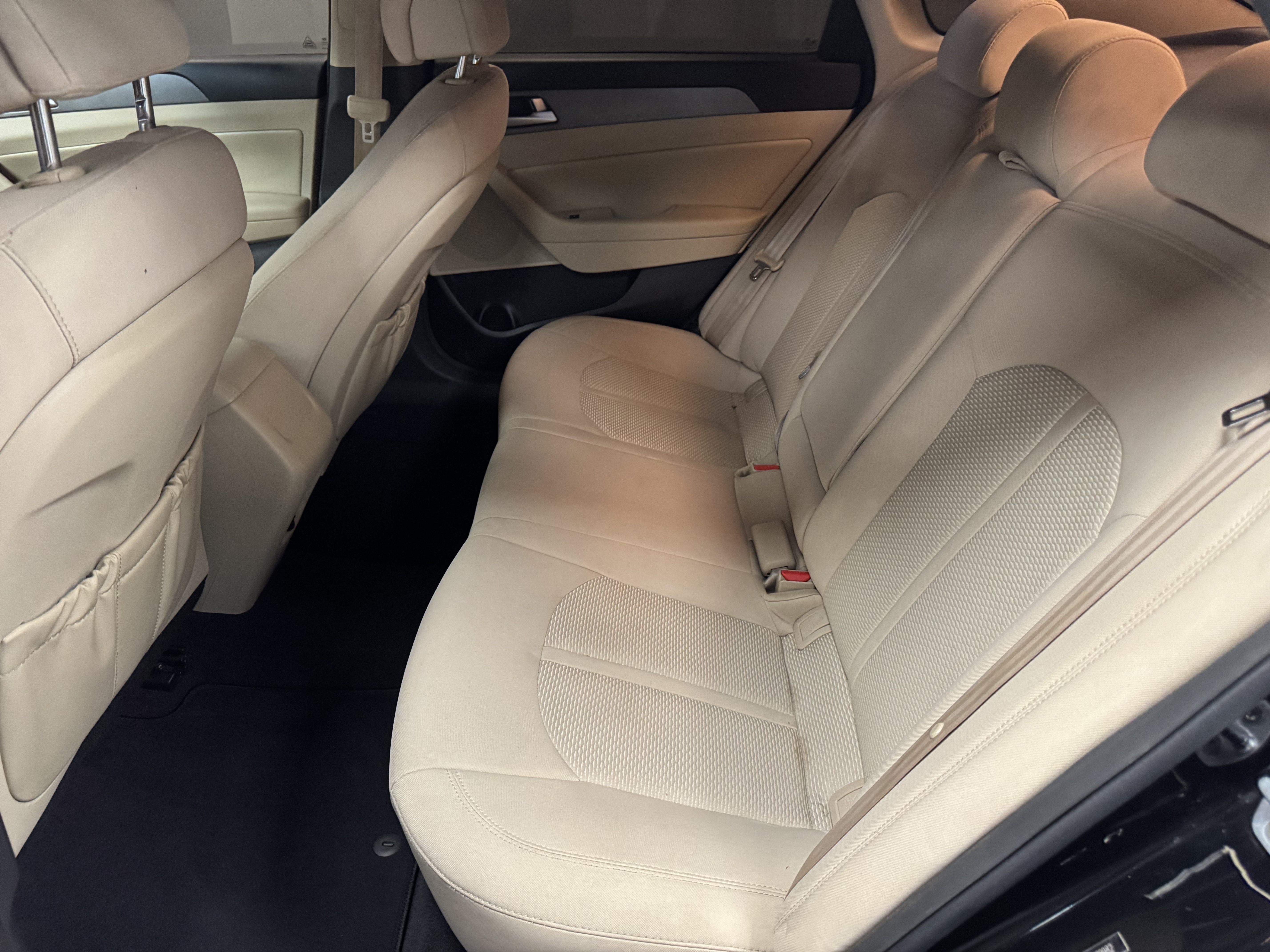 Used 2015 Hyundai Sonata SE w/ Option Group 09 FWD image 14