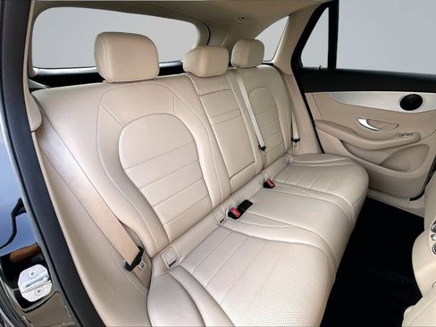 Used 2021 Mercedes-Benz GLC 300 w/ Premium Package image 27