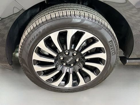 Used 2024 Lincoln Navigator Black Label image 34