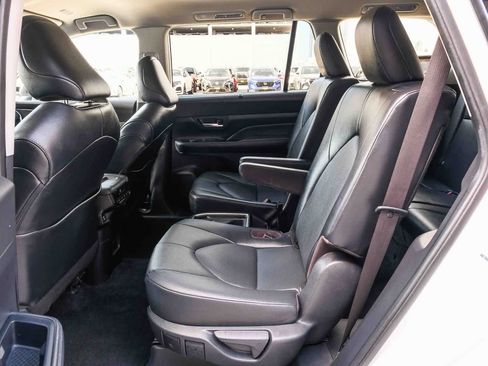 Certified 2025 Toyota Grand Highlander AWD image 18