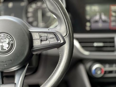 Used 2022 Alfa Romeo Giulia Sprint image 37