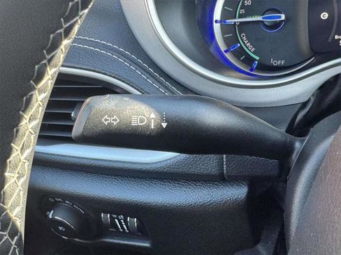 Used 2024 Chrysler Pacifica Limited image 21