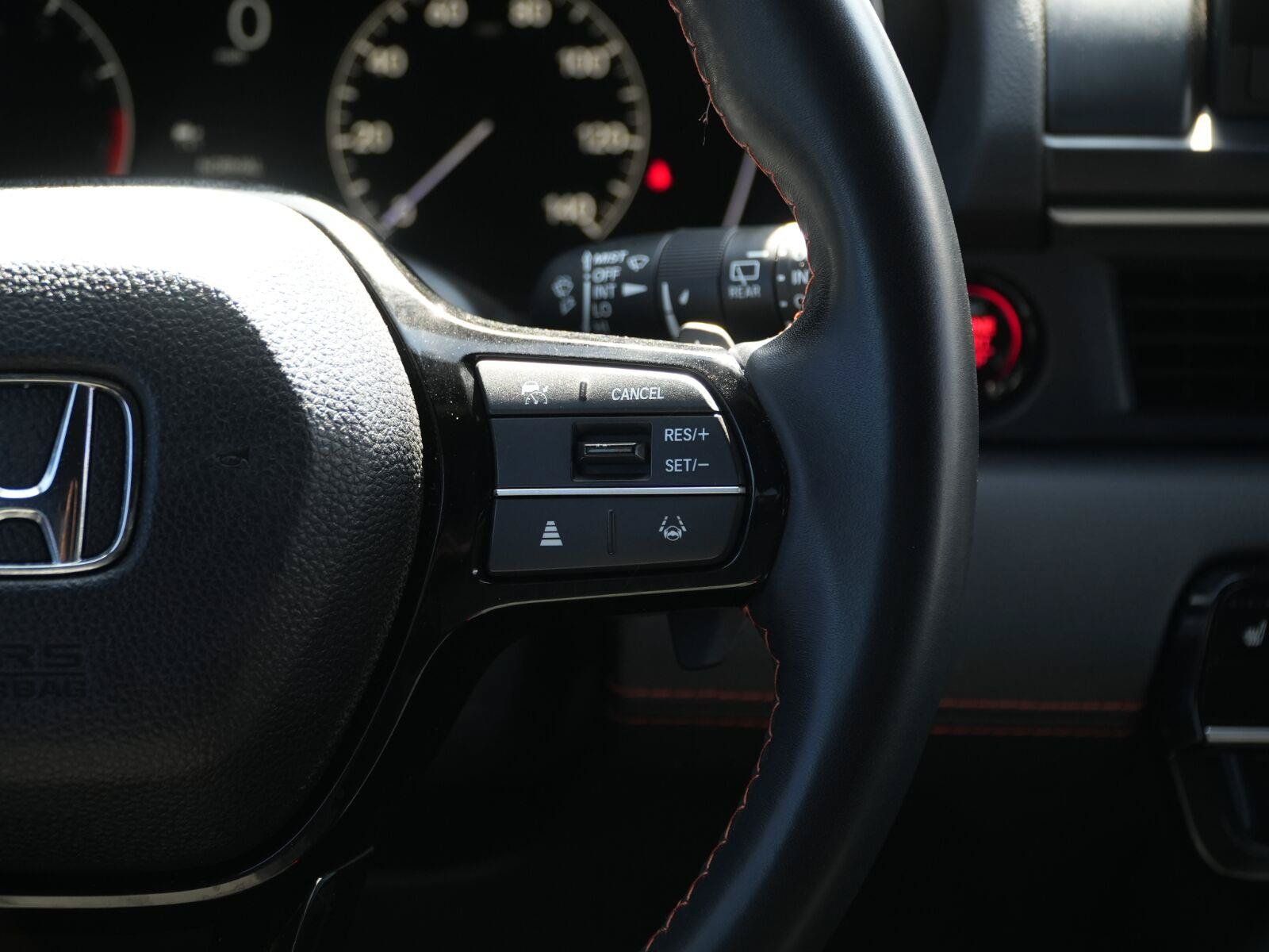 Used 2025 Honda Pilot Sport image 23