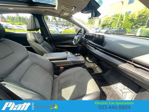 Used 2023 Nissan Ariya FWD image 48
