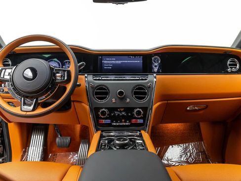 New 2026 Rolls-Royce Cullinan AWD/4WD image 2