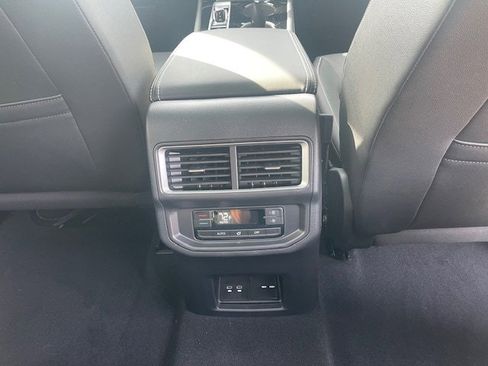 New 2026 Volkswagen Atlas SE image 11