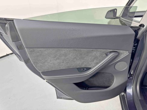 Used 2024 Tesla Model Y Long Range image 42