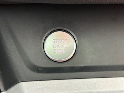 Used 2020 Audi Q3 2.0T Prestige w/ Prestige Package image 30